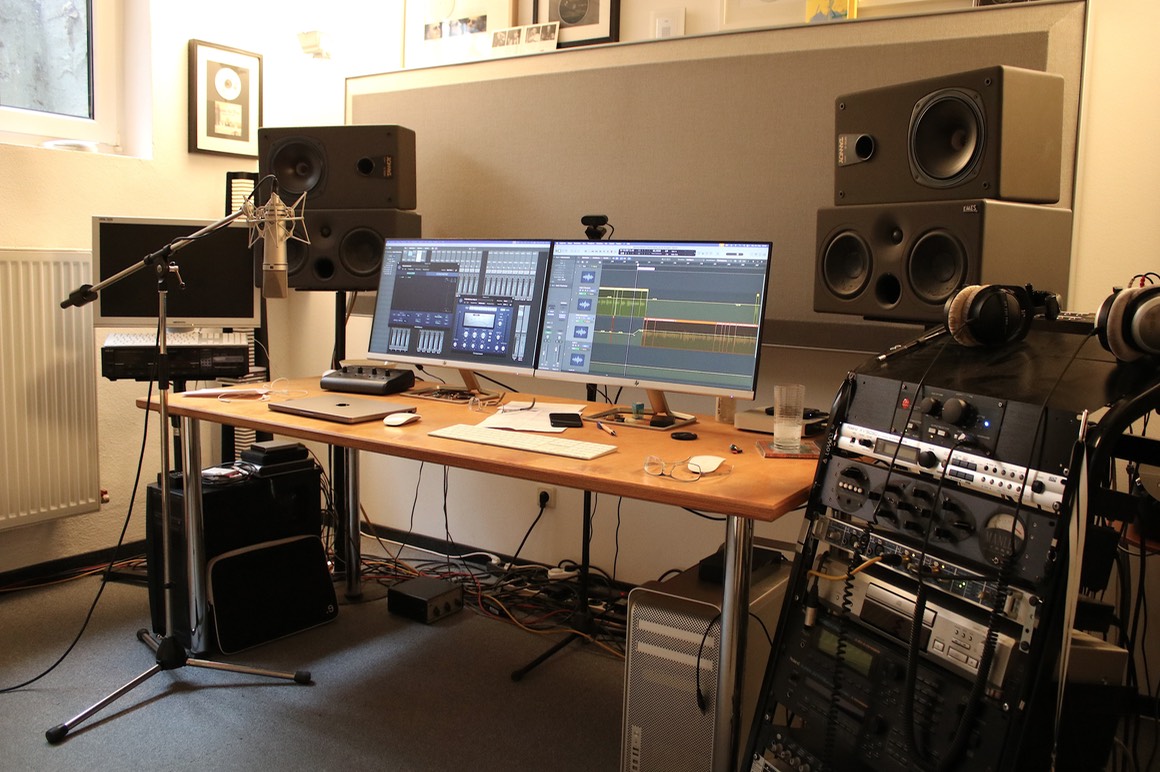 Studio this